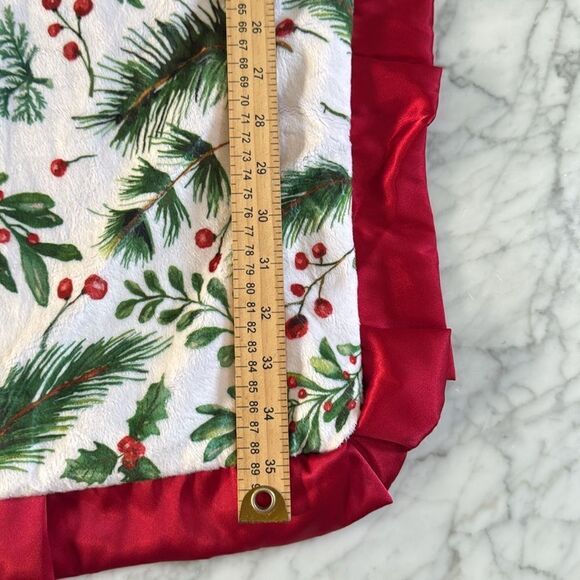 Minky Couture Winter Berry Pine Christmas Blanket Toddler Size - Picture 4 of 6